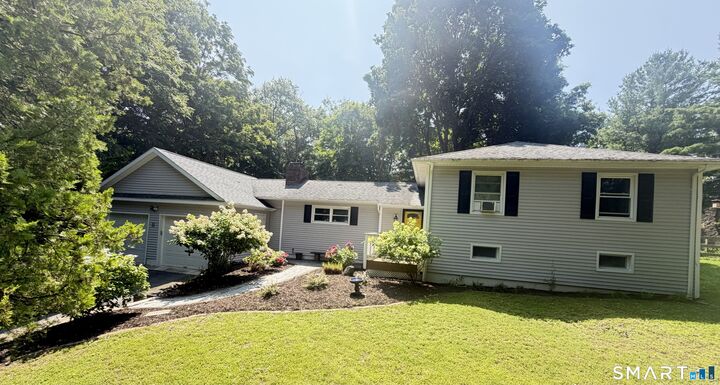 Property Photo:  11 Hall Passway  CT 06811 