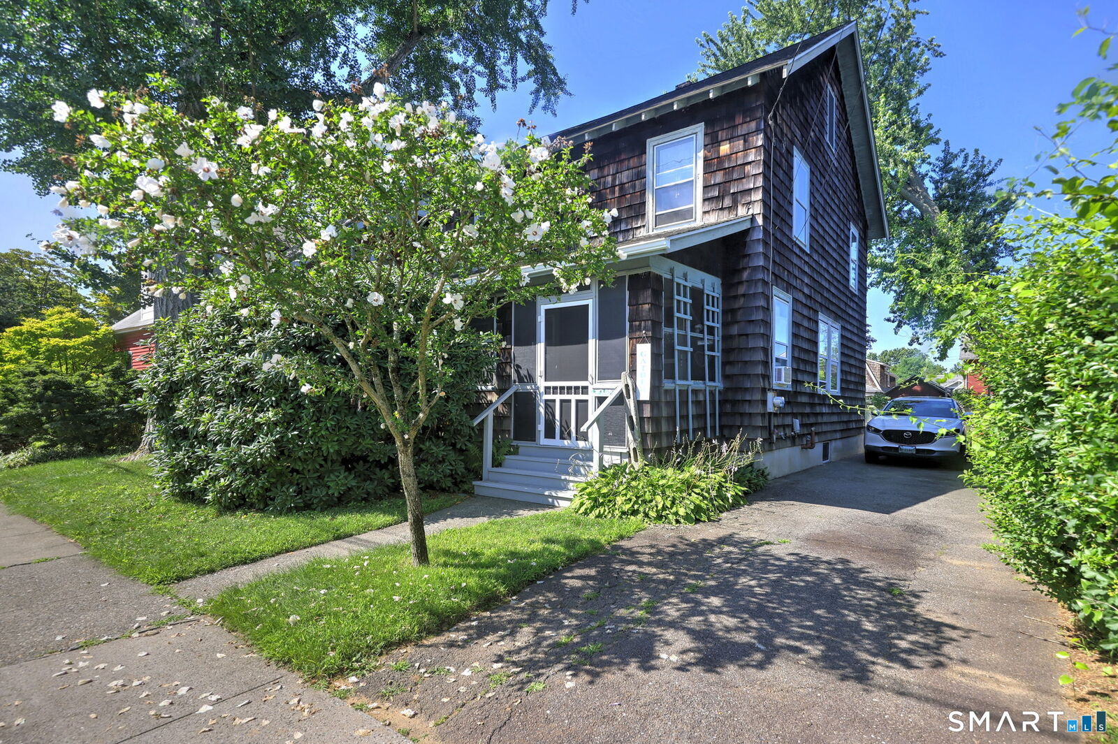 Property Photo:  33 Loomis Street  CT 06460 