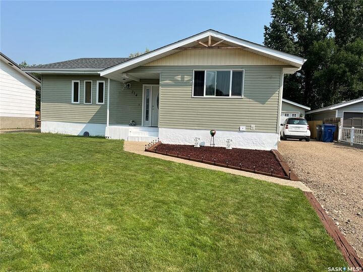 Property Photo:  214 Westview Drive  SK S0H 0Z0 