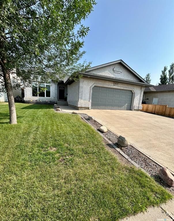 Property Photo: 418 Crystal Crescent SK S0K 0A1