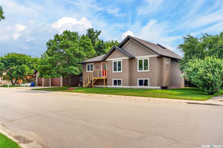 Property Photo: 140 10th Street SK S0K 2A0