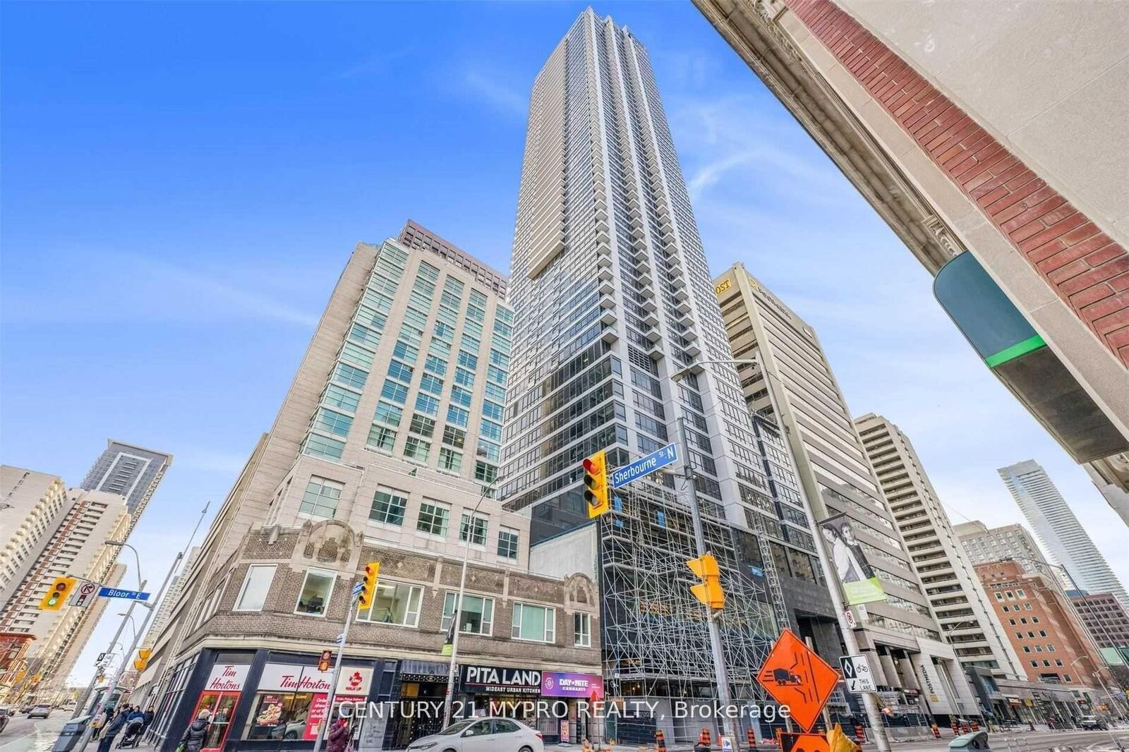 Property Photo:  395 Bloor Street E 3803  ON M4W 1H7 