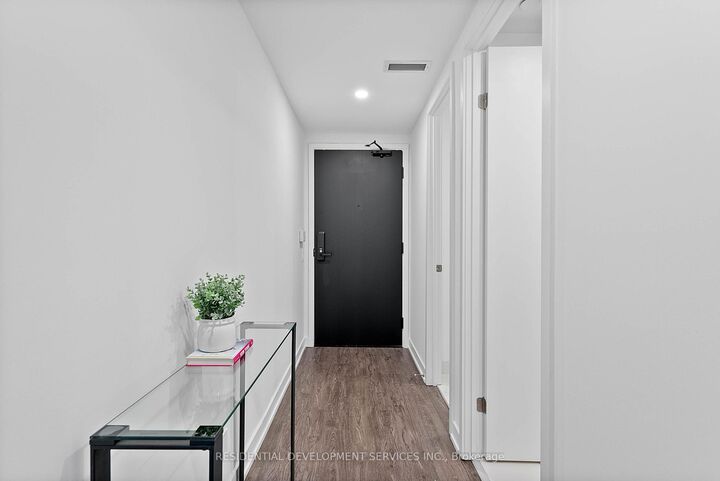 Property Photo:  88 Queen Street 815  ON M5C 0B6 