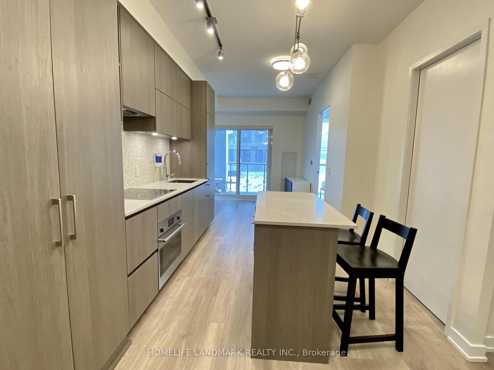 Property Photo:  1 Yorkville Avenue 601  ON M4W 0B1 