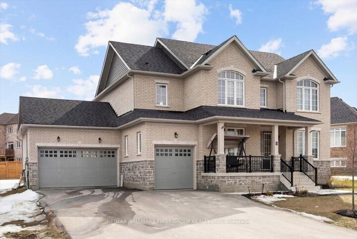 Property Photo: 8 Wishing Well Lane 20 ON K9J 0K6