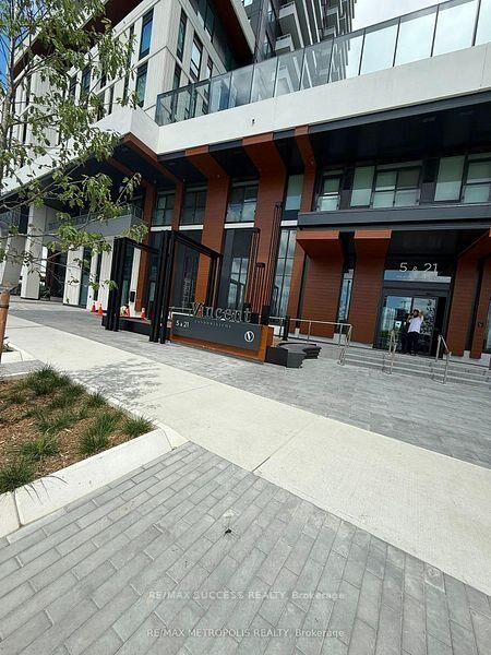 Property Photo:  21 Meadowdale Road 611  ON L4K 0H6 