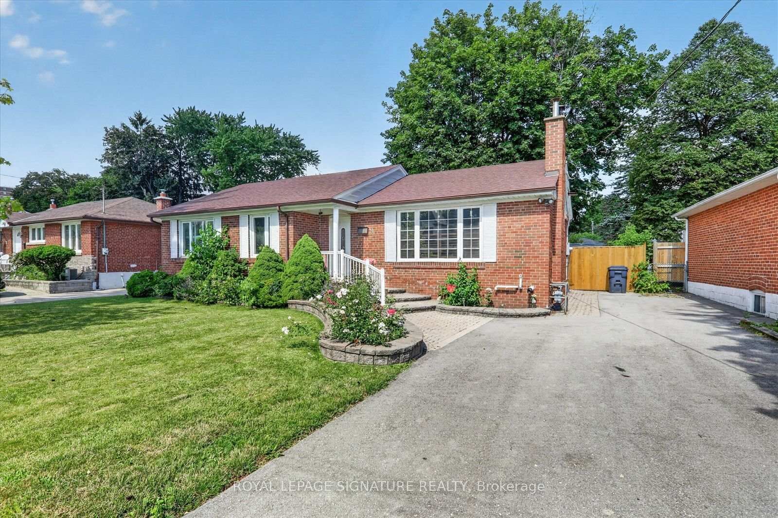 Property Photo:  9 Lejune Road  ON M1T 2S6 