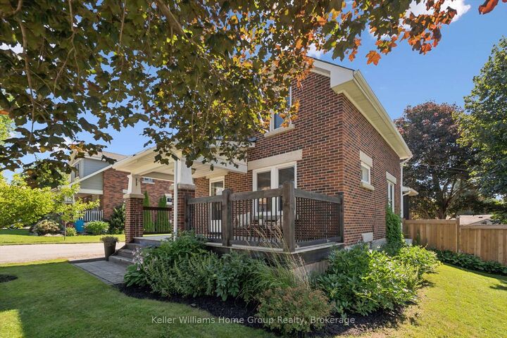 Property Photo:  680 St Andrew Street W  ON N1M 1P6 