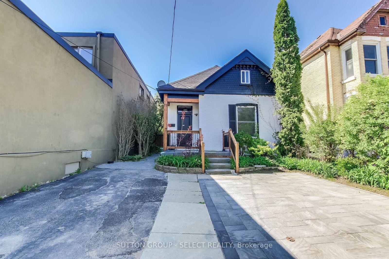 Property Photo:  71 Briscoe Street E  ON N6C 1W8 