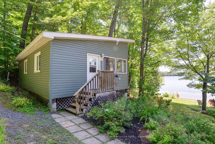 Property Photo: 7 Silver Point Road 8 ON P2A 2W8