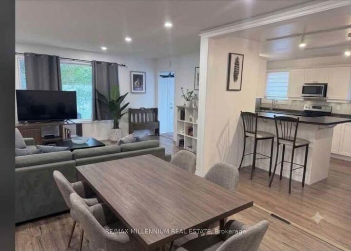 Property Photo:  5 Pepler Place  ON L4N 5E3 