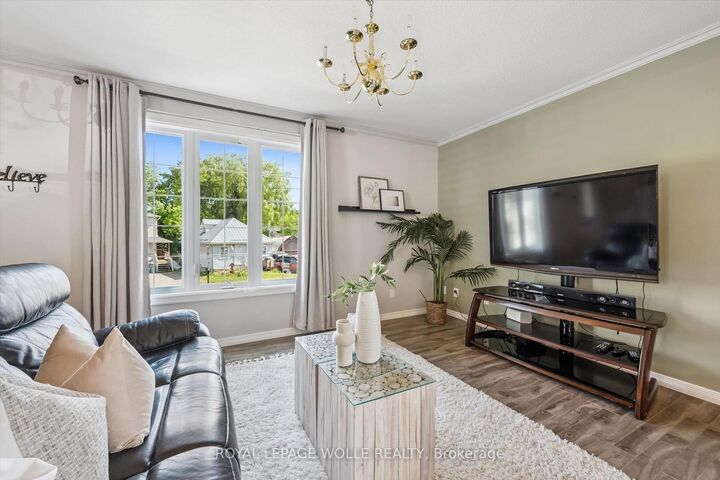 Property Photo:  976 Guelph Street  ON N2H 5Z6 