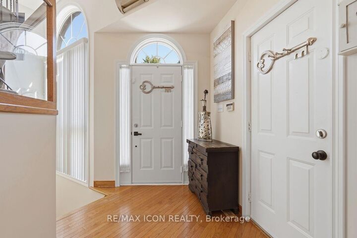 Property Photo: 632 Thornwood Drive ON N6H 5J6