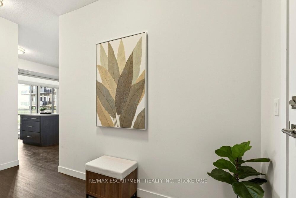 Property Photo: 2087 Fairview Street 702 ON L7R 0E5