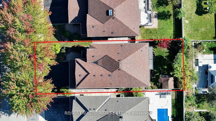 Property Photo:  