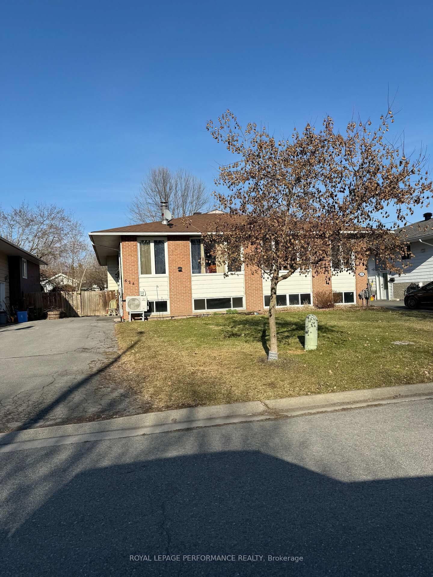 Property Photo:  624 Dundas Crescent  ON K6H 6H8 