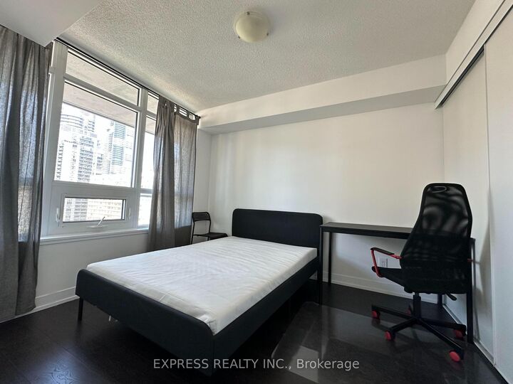 Property Photo:  365 Church Street 1613  ON M5B 0B5 