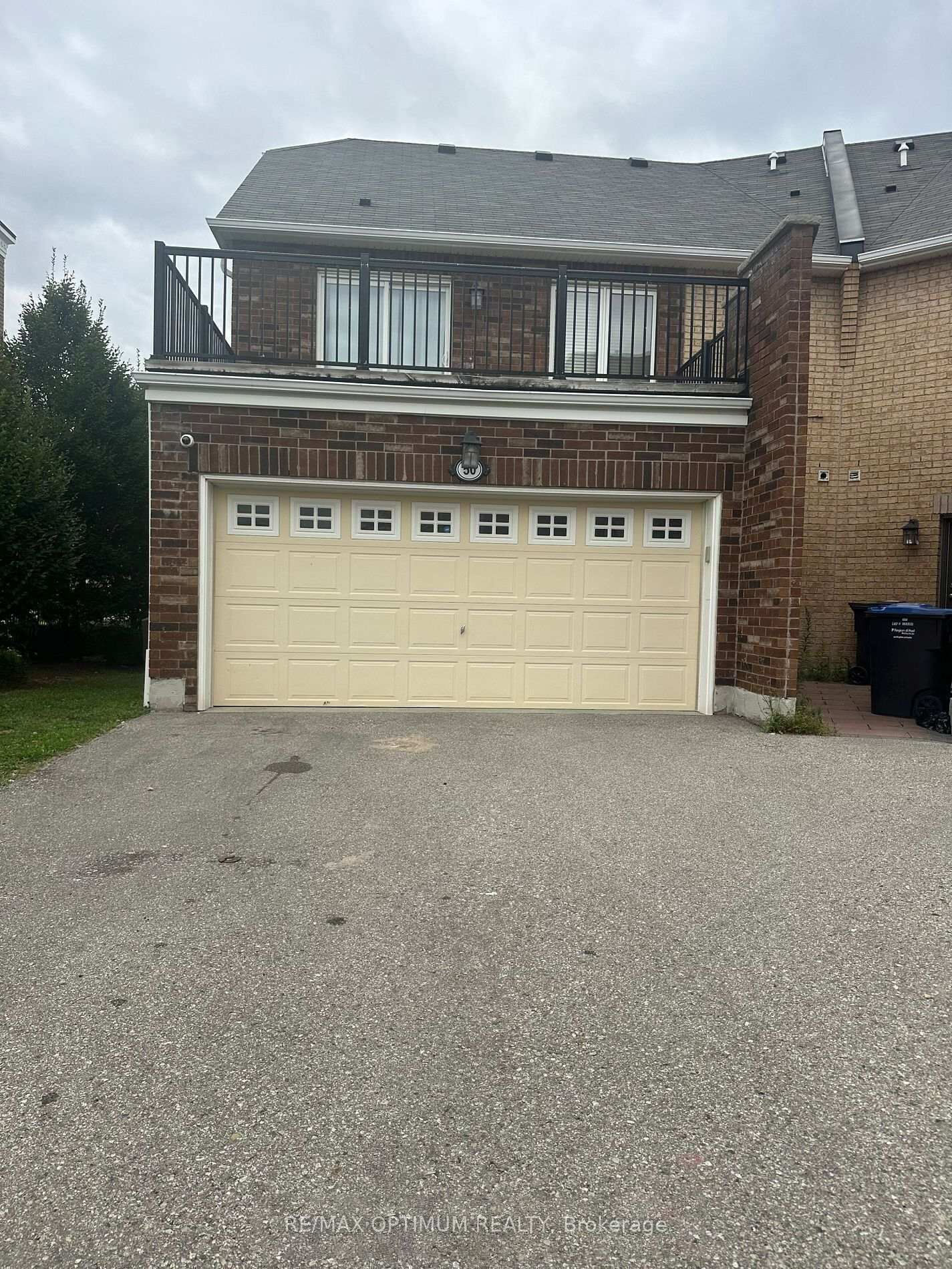 Property Photo: 50 Baycliffe Crescent ON L7A 0S5