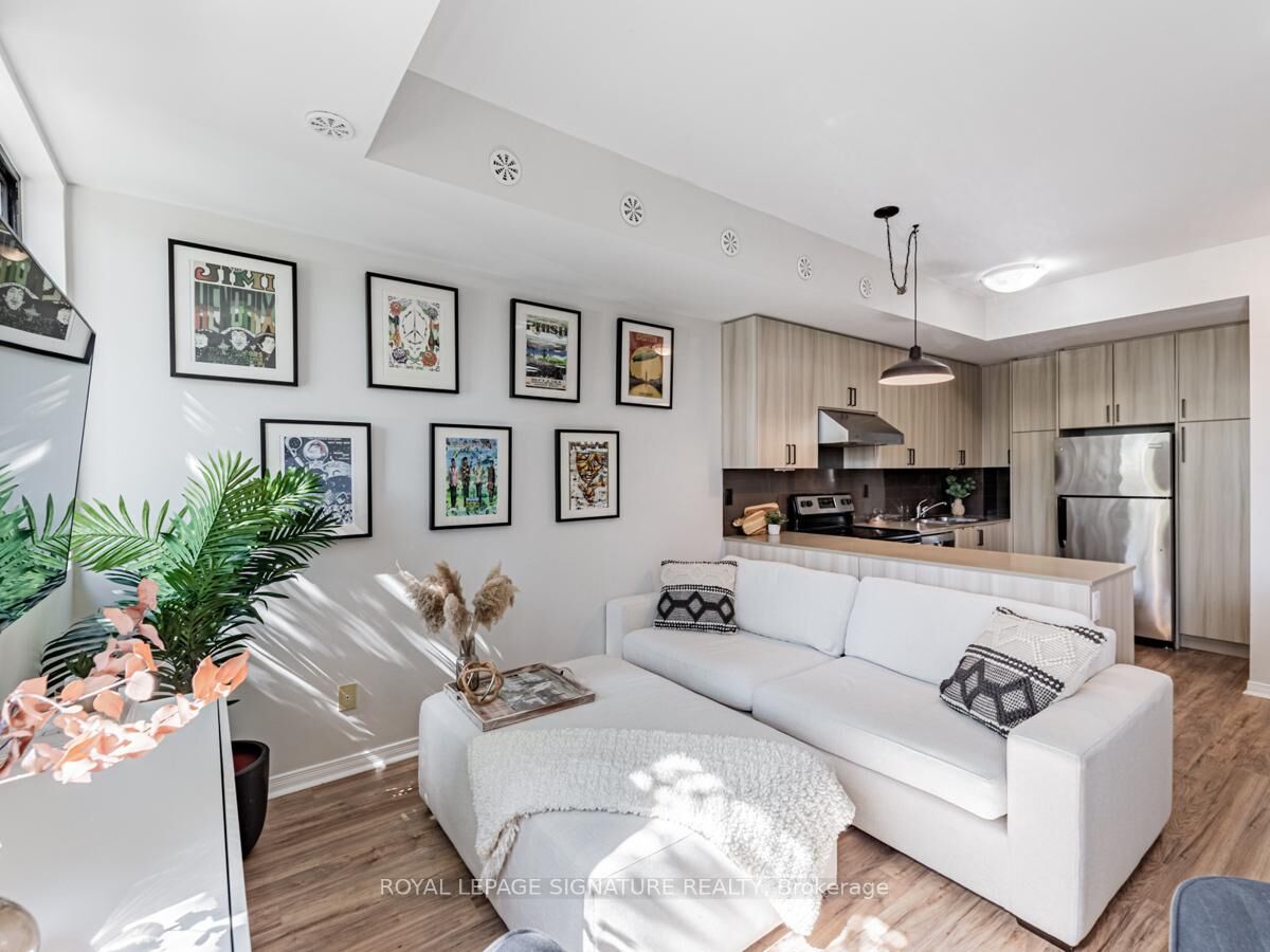 Property Photo:  68 Winston Park Boulevard 60  ON M3K 1C3 