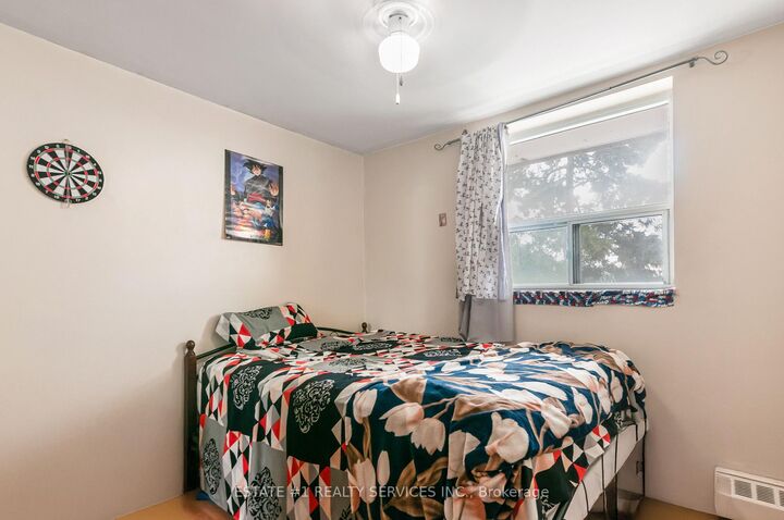 Property Photo: 3555 Derry Road E 402 ON L4T 1B2