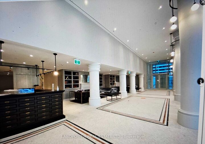 Property Photo:  33 Helendale Avenue 1301  ON M4R 0A4 