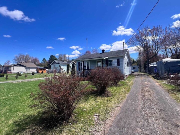 Property Photo:  2082 Sandy Hill Road  ON K0B 1K0 