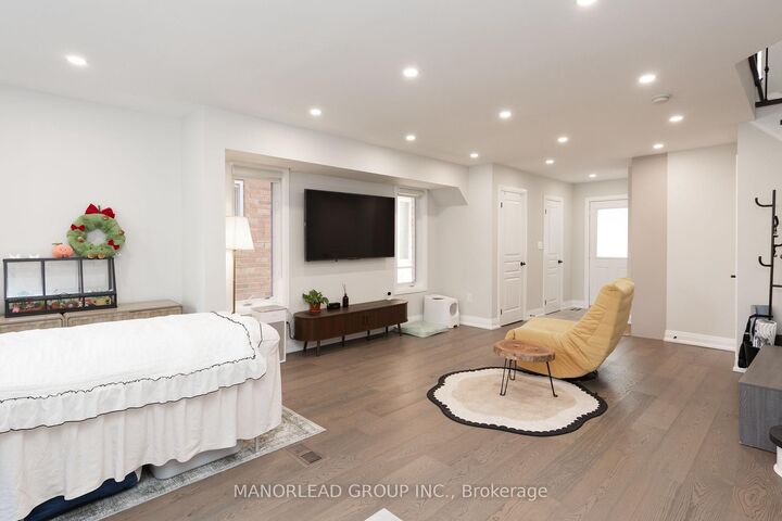 Property Photo:  8 Rock Garden Street  ON L6B 0J6 