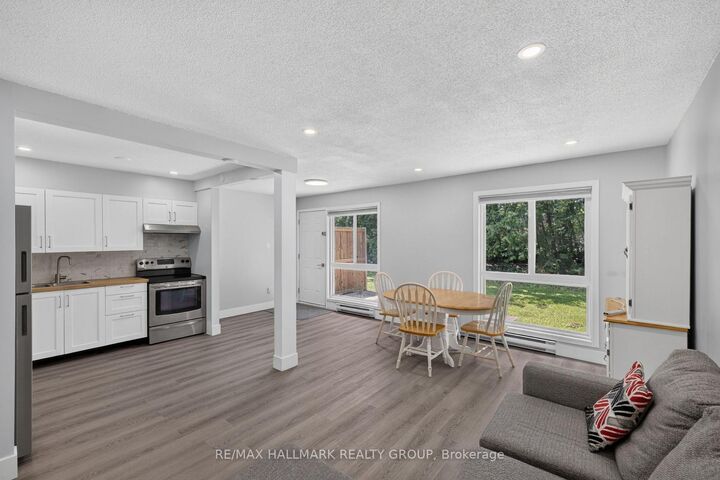 Property Photo:  2080 Ogilvie Road 9J  ON K1J 7N8 