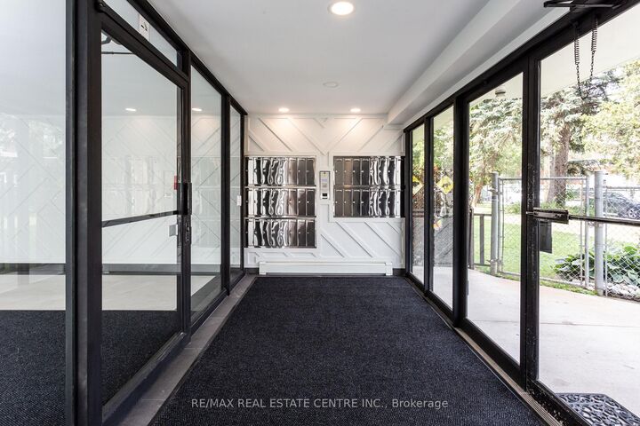 Property Photo: 5 Hill Heights Road 307 ON M8Y 1Y9
