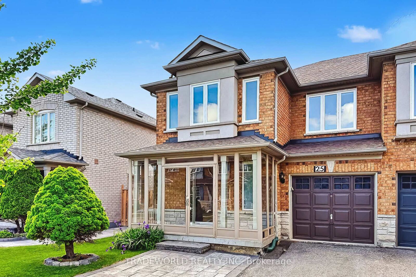 Property Photo:  25 Bassett Avenue  ON L4B 4J9 