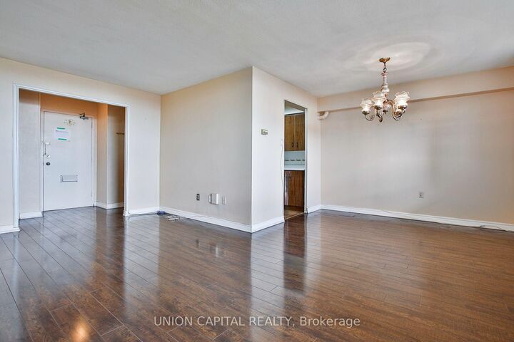 Property Photo:  5 Frith Road 711  ON M3N 2L5 