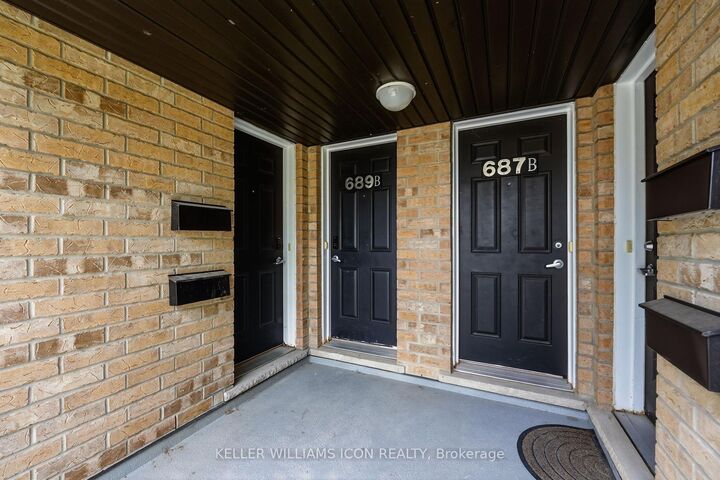 Property Photo: 689B Sue Holloway Drive ON K2J 5R6