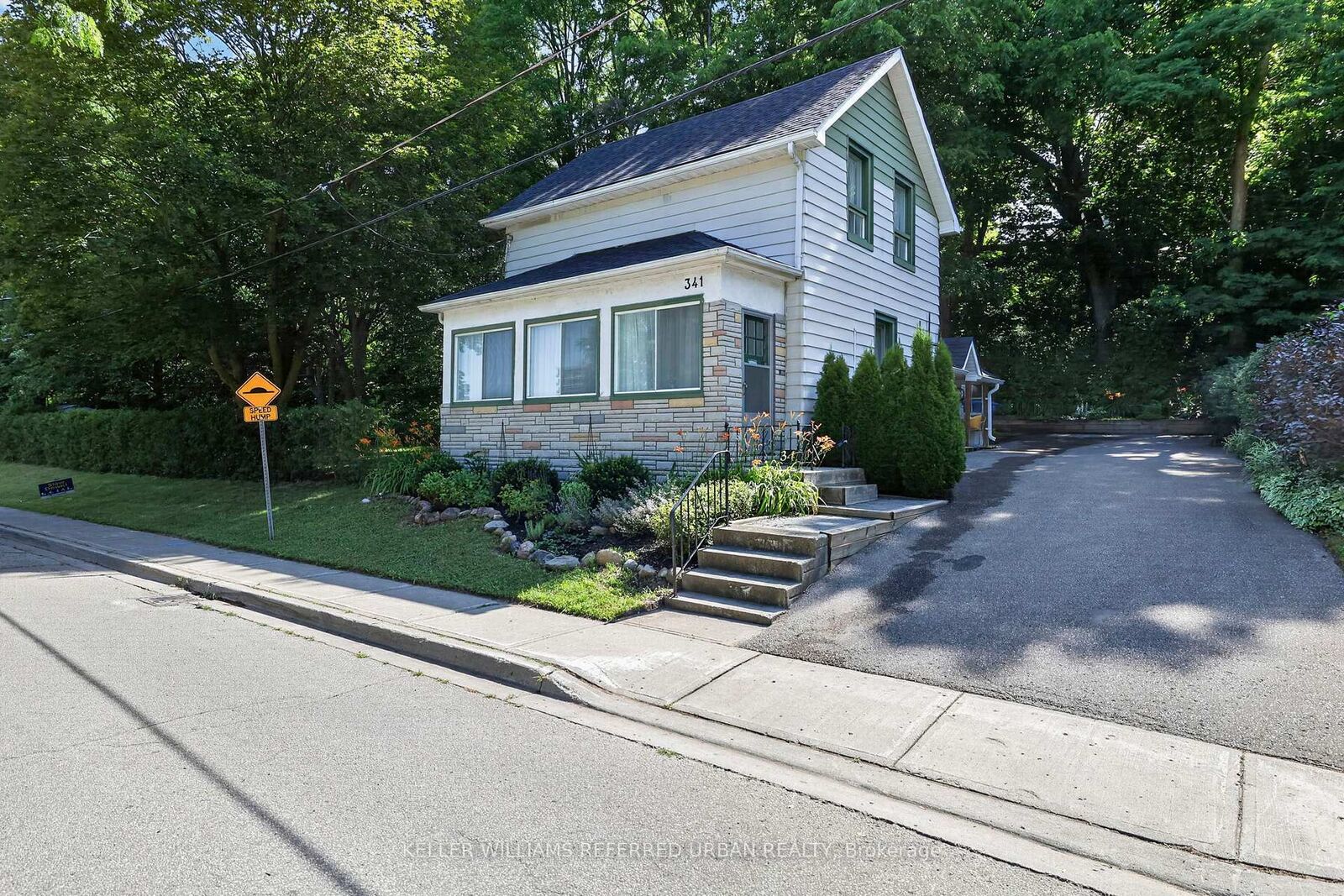 Property Photo:  341 Cotter Street  ON L3Y 3X9 
