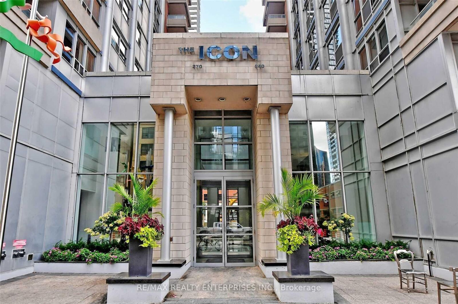 Property Photo:  250 Wellington Street W 1435  ON M5V 3P6 