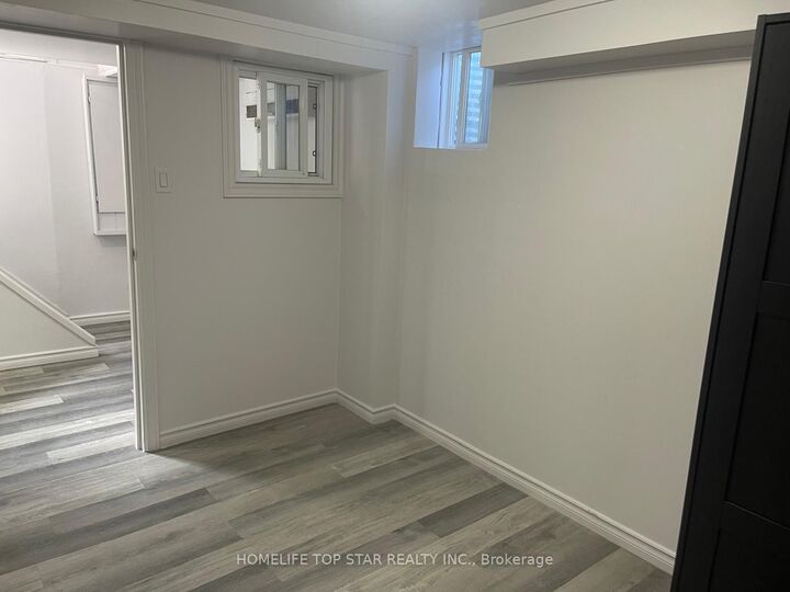 Property Photo:  50 Chestnut Crescent  ON M1L 1Y5 