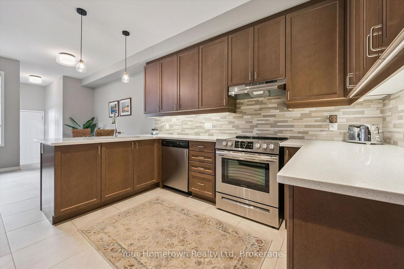 Property Photo:  22 Kirvan Street #5  ON N1M 2W3 