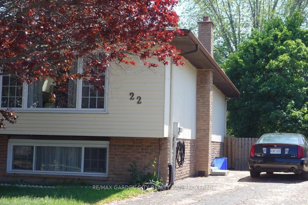Property Photo:  22 Bula Drive 1  ON L2N 6R6 
