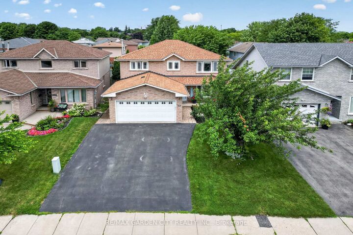 Property Photo:  43 Bonaparte Way  ON L9B 2E1 