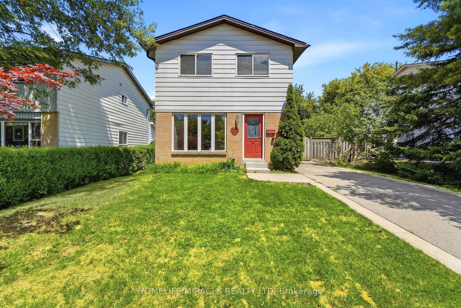 Property Photo:  23 Heatherdale Place  ON L9C 6K7 