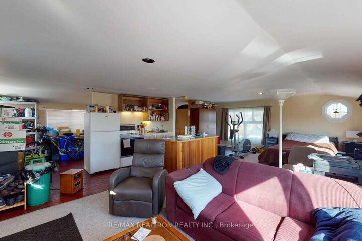 Property Photo: 54 Ritson Road S ON L1H 5G9