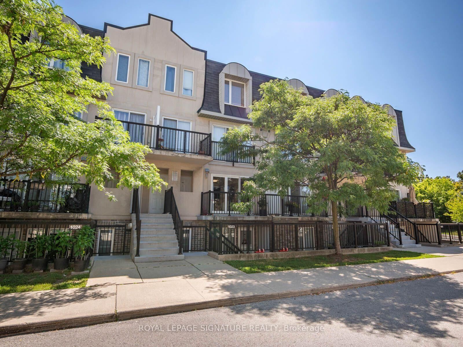 Photo de la propriété:  65 George Appleton Way 2067  ON M3M 0A2 