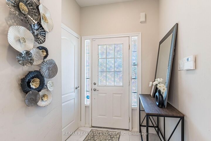 Property Photo:  3172 Baron Drive  ON L5M 6V6 