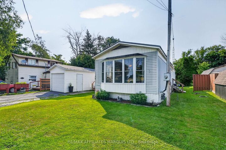 Property Photo:  28 Thomas Street  ON K0C 1N0 