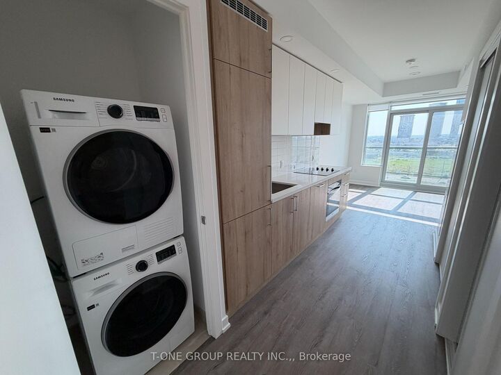 Property Photo: 21 Meadowdale Road 703 ON L4K 0H6