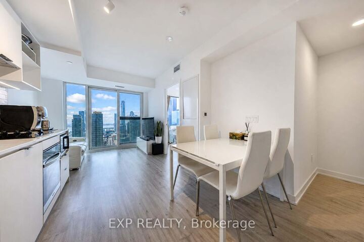 Property Photo: 252 Church Street 5012 ON M5B 0E6
