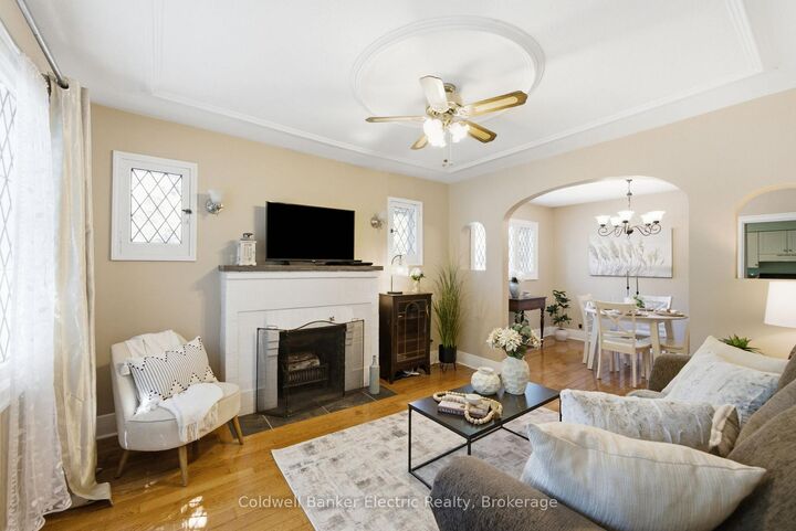 Property Photo: 1228 Kenneth Avenue ON K9J 5P9