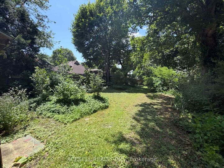 Property Photo:  135 High Street  ON N6C 4K3 
