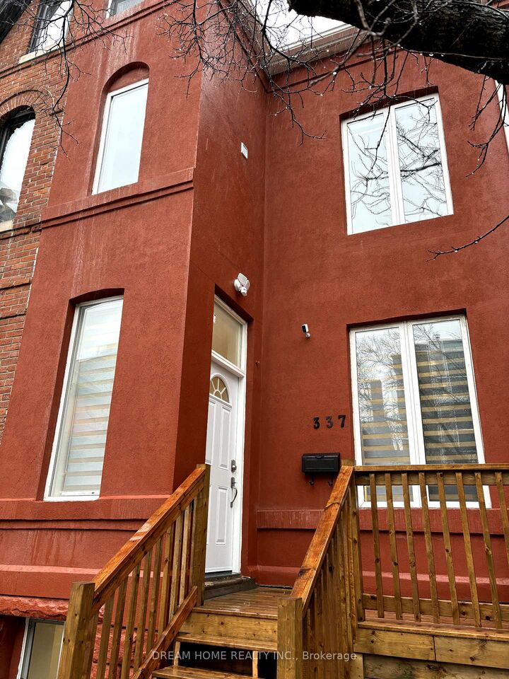 Property Photo: 337 Mutual Street W Bsmt B2 ON M4Y 1X6
