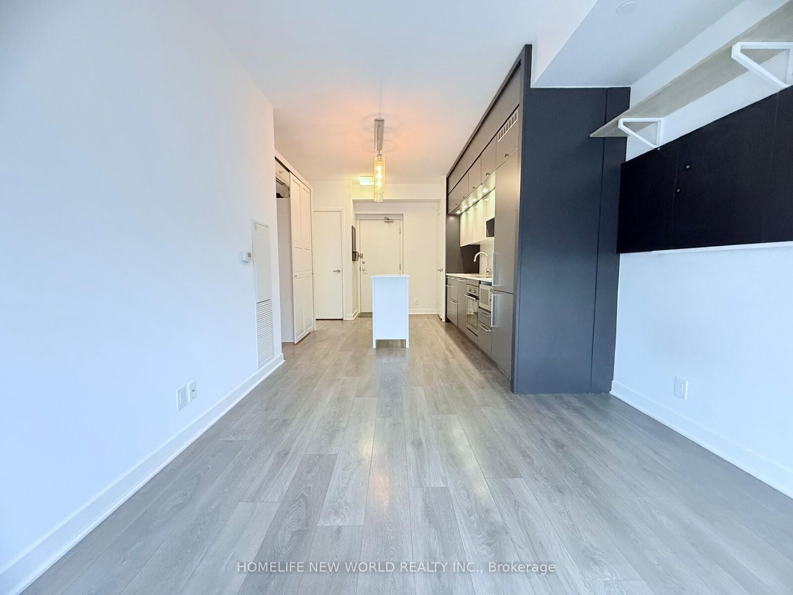 Property Photo:  15 Grenville Street 511  ON M4Y 0B9 