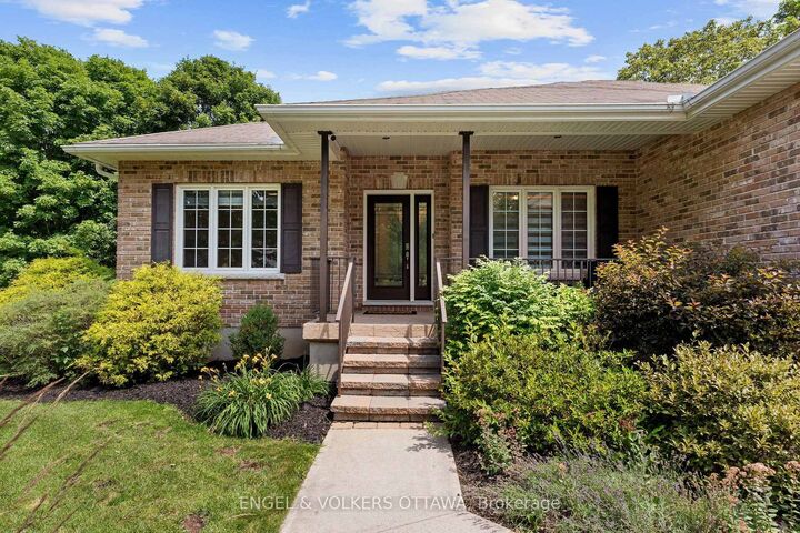 Property Photo:  876 Center Street  ON K0A 1G0 